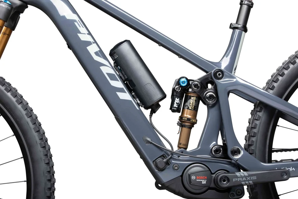 Bike: Pivot Shuttle SL-AM Bosch 210WH Range Extender