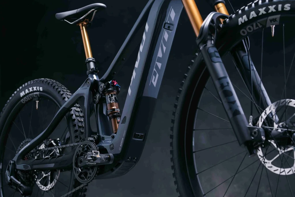 Bike: Pivot Shuttle SL-AM Details