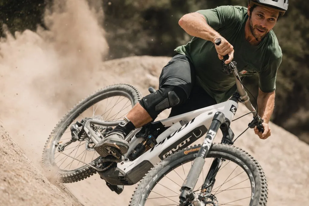 Shuttle LT-NZ-PivotCycles.136